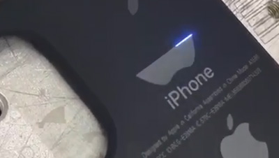 Nanosekunden-UV-Laser entfernen Farbe auf Hard Shell Phone Case für iPhone