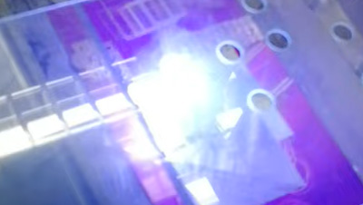 Hochleistungs-UV-Laserbohrung, explosionsgeschützter Displayschutz aus gehärtetem Glas für Mobiltelefone