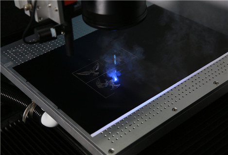 Auch auf Glas lassen sich mit UV-Lasern brillante Markierungen in hoher Qualität erzielen