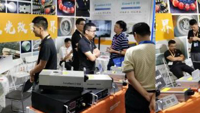 Kunden aus Südkorea kaufen 12 Einheiten von 355-nm-UV-Laserquellen, die Kunststofffolien markieren